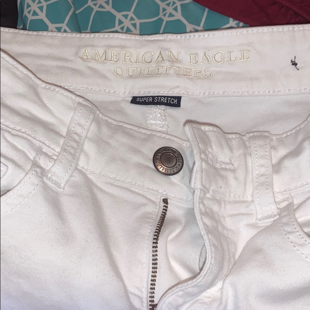 American eagle white shorts